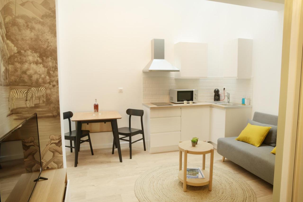 T2 Avec Verriere Situe En Hyper Centre Avec Wifi, Linge, Draps, Savons Et Serviettes Fournis 코냐크 외부 사진